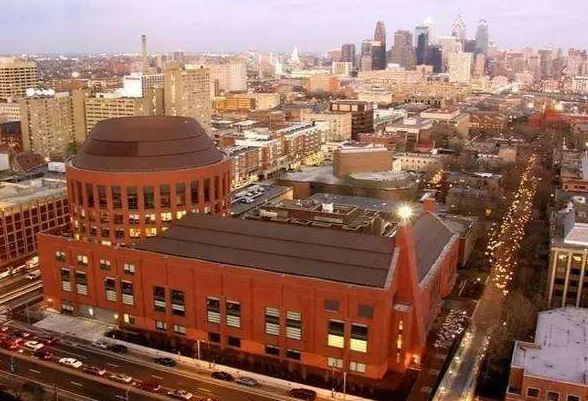 U.S. News & World Report��ȫ�����20����ѧԺMBA�γ�����